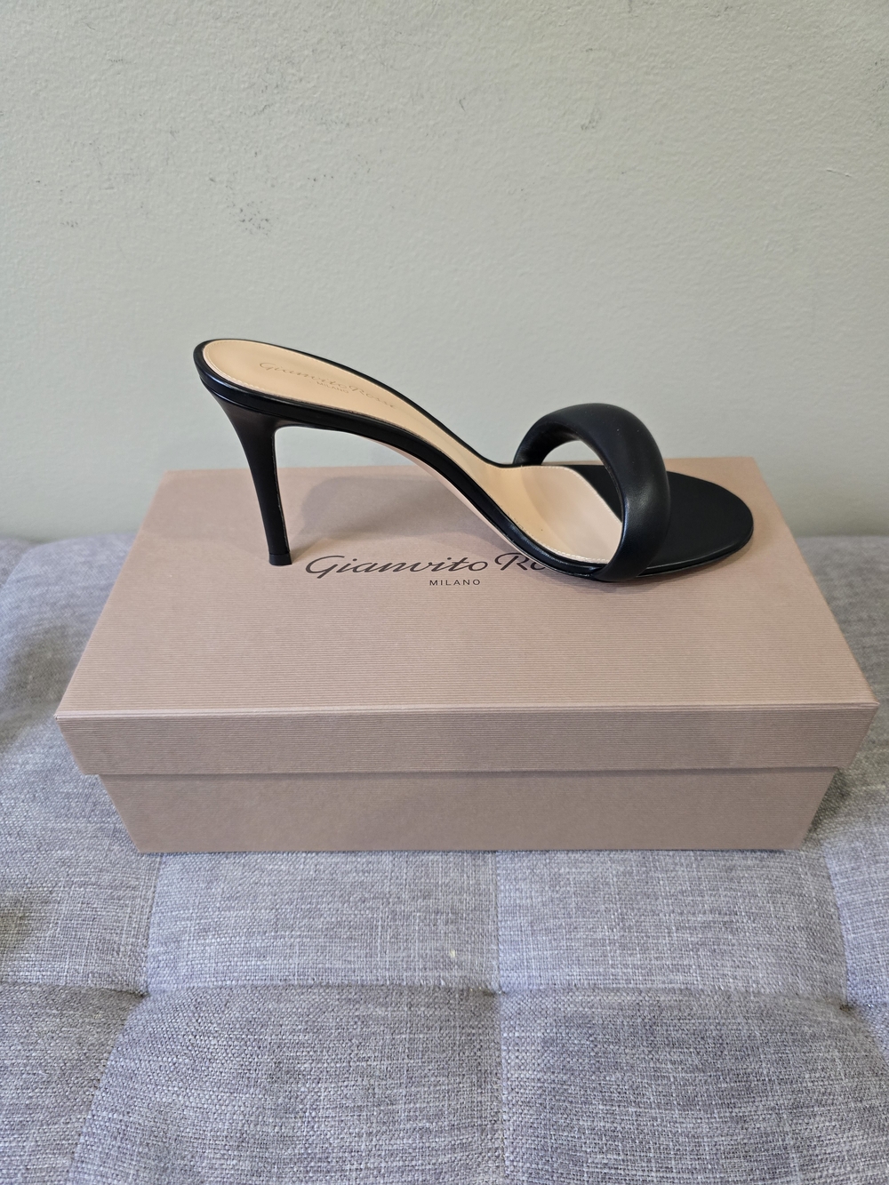 Gianvito Rossi Black Padded Strap Slide Mules - Picture 2 of 6